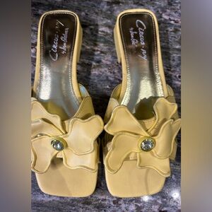 Sam Edelman Jolie Flower Block Heel Sandal in Lemon Tart